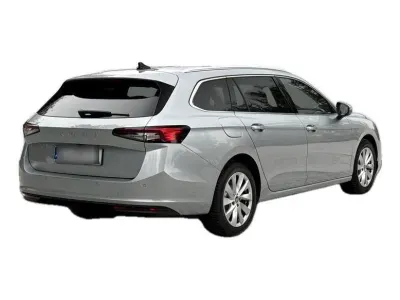 SREBRNY KOMBI SKODA SUPERB COMBI z 2025 r., BENZYNA, skrzynia biegów AUTOMATYCZNA 150KM, zdjęcie 14 z 19