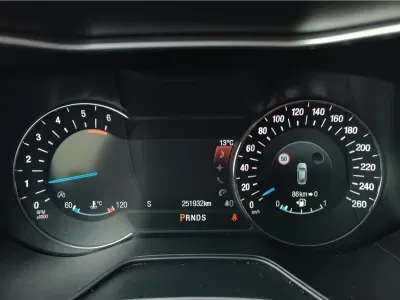 NIEBIESKI HATCHBACK FORD MONDEO LIM. z 2021 r., DIESEL, skrzynia biegów AUTOMATYCZNA 150KM, zdjęcie 10 z 15