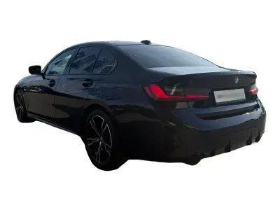 CZARNY SEDAN BMW 320 z 2023 r., DIESEL, skrzynia biegów AUTOMATYCZNA 190KM, zdjęcie 3 z 8