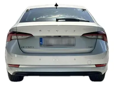 SREBRNY HATCHBACK SKODA OCTAVIA z 2023 r., BENZYNA, skrzynia biegów AUTOMATYCZNA 190KM, zdjęcie 3 z 19