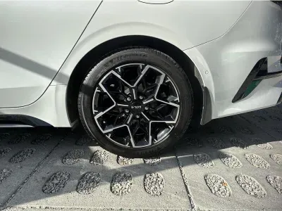 BIAŁY KOMBI KIA PROCEED z 2023 r., BENZYNA, skrzynia biegów AUTOMATYCZNA 160KM, zdjęcie 4 z 19