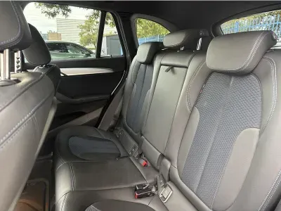 BIAŁY SUV BMW X1 z 2022 r., BENZYNA, skrzynia biegów AUTOMATYCZNA 136KM, zdjęcie 8 z 19
