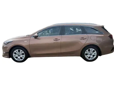 BRĄZOWY KOMBI KIA CEED z 2022 r., BENZYNA, skrzynia biegów MANUALNA 118KM, zdjęcie 19 z 28