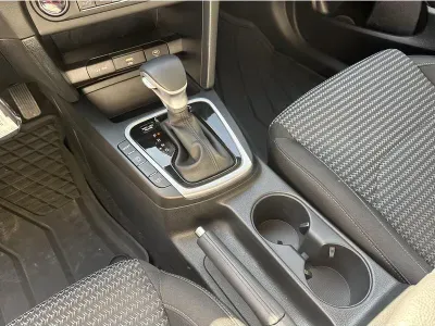 SZARY KOMBI KIA CEED z 2025 r., BENZYNA, skrzynia biegów AUTOMATYCZNA 140KM, zdjęcie 18 z 19