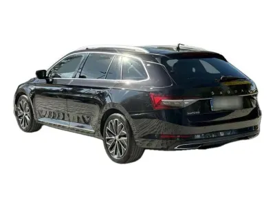 CZARNY KOMBI SKODA SUPERB z 2022 r., DIESEL, skrzynia biegów AUTOMATYCZNA 150KM, zdjęcie 2 z 19