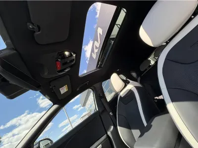 BIAŁY HATCHBACK KIA K4 z 2026 r., BENZYNA, skrzynia biegów AUTOMATYCZNA 180KM, zdjęcie 17 z 18