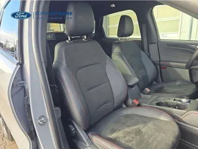 SZARY SUV FORD KUGA z 2024 r., HYBRYDA/BENZYNA, skrzynia biegów AUTOMATYCZNA 112KM, zdjęcie 26 z 28