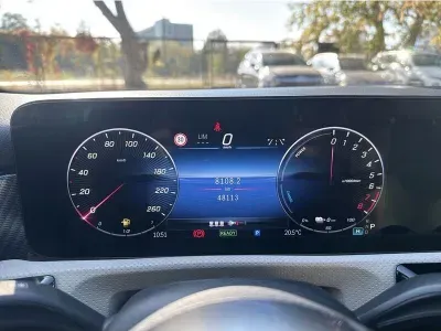 BIAŁY HATCHBACK MERCEDES CLASE A z 2023 r., HYBRYDA/BENZYNA, skrzynia biegów AUTOMATYCZNA 218KM, zdjęcie 16 z 19