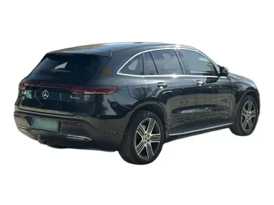 CZARNY SUV MERCEDES CLASE EQC z 2021 r., ELEKTRYCZNY, skrzynia biegów AUTOMATYCZNA 408KM, zdjęcie 8 z 18