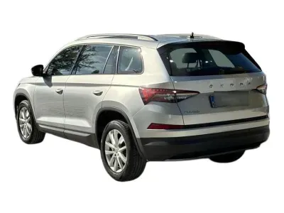 SREBRNY SUV SKODA KODIAQ z 2022 r., BENZYNA, skrzynia biegów AUTOMATYCZNA 150KM, zdjęcie 3 z 19