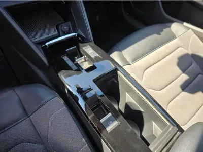 SZARY SEDAN CITROEN C4 X z 2023 r., BENZYNA, skrzynia biegów AUTOMATYCZNA 131KM, zdjęcie 19 z 20