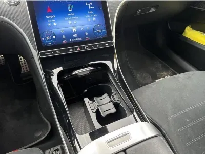 CZARNY SEDAN MERCEDES C -KLASSE LIM z 2022 r., DIESEL, skrzynia biegów AUTOMATYCZNA 184KM, zdjęcie 5 z 19