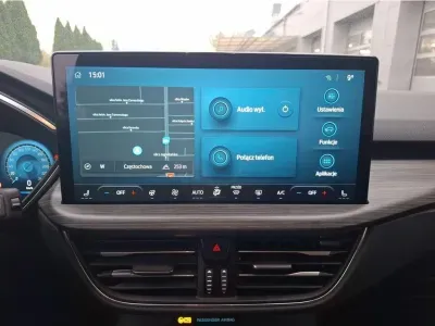 CZARNY SUV FORD KUGA z 2025 r., HYBRYDA/BENZYNA, skrzynia biegów AUTOMATYCZNA 178KM, zdjęcie 2 z 28