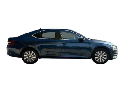 NIEBIESKI HATCHBACK SKODA SUPERB z 2021 r., BENZYNA, skrzynia biegów AUTOMATYCZNA 150KM, zdjęcie 19 z 19