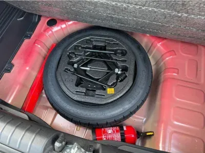 CZERWONY SUV KIA STONIC z 2025 r., BENZYNA, skrzynia biegów MANUALNA 58KM, zdjęcie 14 z 21