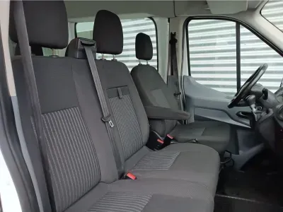 BIAŁY VAN FORD TRANSIT KOMBI z 2018 r., DIESEL, skrzynia biegów MANUALNA 130KM, zdjęcie 9 z 18