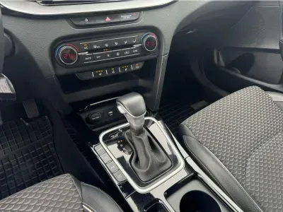 SZARY KOMBI KIA CEED z 2022 r., BENZYNA, skrzynia biegów AUTOMATYCZNA 118KM, zdjęcie 9 z 20