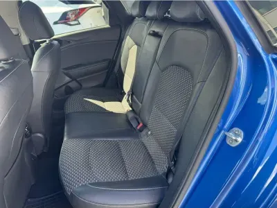 NIEBIESKI KOMBI KIA CEED z 2024 r., BENZYNA, skrzynia biegów AUTOMATYCZNA 103KM, zdjęcie 8 z 20