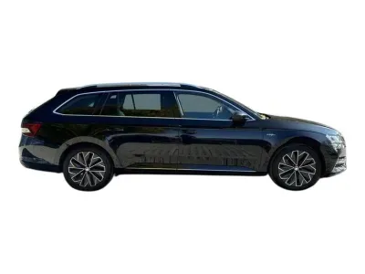 CZARNY KOMBI SKODA SUPERB z 2022 r., DIESEL, skrzynia biegów AUTOMATYCZNA 150KM, zdjęcie 10 z 19