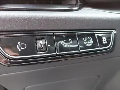 SZARY SUV KIA NIRO z 2026 r., HYBRYDA/BENZYNA, skrzynia biegów AUTOMATYCZNA 100KM, zdjęcie 20 z 23