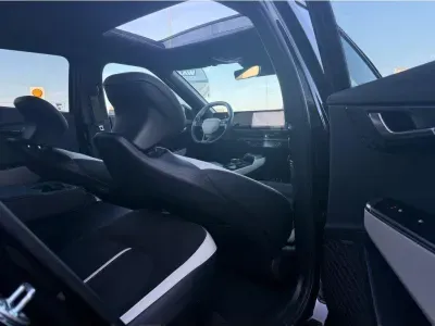 CZARNY SUV KIA EV6 z 2025 r., ELEKTRYCZNY, skrzynia biegów AUTOMATYCZNA 239KM, zdjęcie 29 z 38