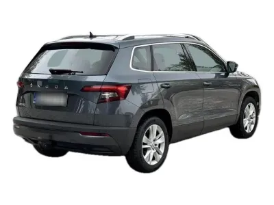 SZARY SUV SKODA KAROQ z 2021 r., BENZYNA, skrzynia biegów AUTOMATYCZNA 150KM, zdjęcie 8 z 19