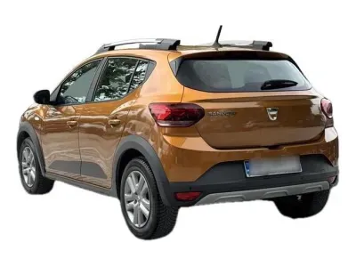 POMARAŃCZOWY HATCHBACK DACIA SANDERO III z 2022 r., BENZYNA, skrzynia biegów MANUALNA 90KM, zdjęcie 10 z 18