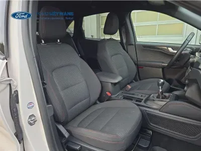 BIAŁY SUV FORD KUGA z 2020 r., BENZYNA, skrzynia biegów MANUALNA 110KM, zdjęcie 22 z 28