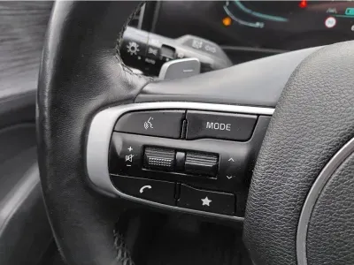 SREBRNY SUV KIA SPORTAGE z 2023 r., BENZYNA, skrzynia biegów AUTOMATYCZNA 110KM, zdjęcie 16 z 25