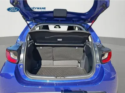 NIEBIESKI HATCHBACK TOYOTA YARIS z 2024 r., BENZYNA, skrzynia biegów MANUALNA 92KM, zdjęcie 9 z 28