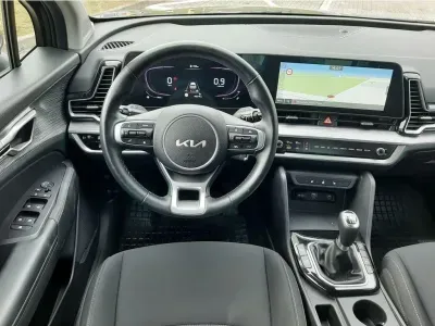 SZARY SUV KIA SPORTAGE z 2023 r., BENZYNA, skrzynia biegów MANUALNA 110KM, zdjęcie 8 z 25