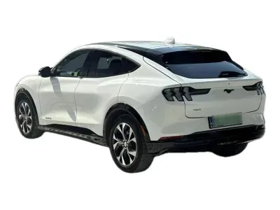 BIAŁY SUV FORD MUSTANG MACH E z 2023 r., ELEKTRYCZNY, skrzynia biegów AUTOMATYCZNA 269KM, zdjęcie 7 z 18