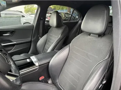 CZARNY SEDAN MERCEDES C -KLASSE LIM z 2022 r., DIESEL, skrzynia biegów AUTOMATYCZNA 184KM, zdjęcie 4 z 19