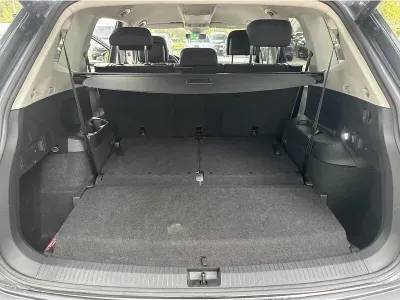SZARY SUV VOLKSWAGEN TIGUAN ALLSPACE z 2022 r., BENZYNA, skrzynia biegów AUTOMATYCZNA 150KM, zdjęcie 7 z 19