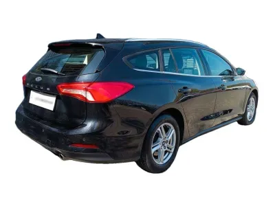 CZARNY KOMBI FORD FOCUS TURNIER z 2021 r., DIESEL, skrzynia biegów MANUALNA 120KM, zdjęcie 12 z 15