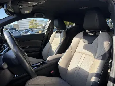 ZIELONY SUV TOYOTA C-HR z 2022 r., HYBRYDA/BENZYNA, skrzynia biegów AUTOMATYCZNA 122KM, zdjęcie 14 z 19