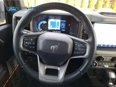 BIAŁY SUV FORD BRONCO z 2023 r., BENZYNA, skrzynia biegów AUTOMATYCZNA 246KM, zdjęcie 23 z 32