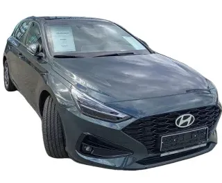 ZIELONY HATCHBACK HYUNDAI I30 z 2025 r., BENZYNA, skrzynia biegów AUTOMATYCZNA 140KM, zdjęcie główne