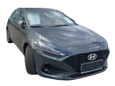 ZIELONY HATCHBACK HYUNDAI I30 z 2025 r., BENZYNA, skrzynia biegów AUTOMATYCZNA 140KM, zdjęcie główne