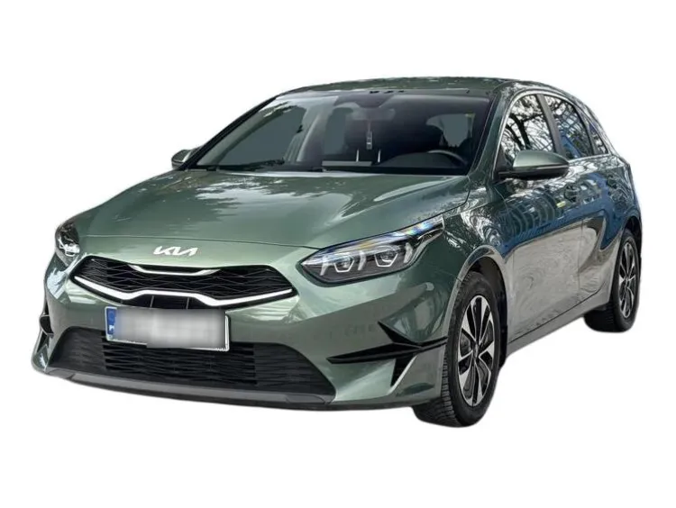 ZIELONY HATCHBACK KIA CEED z 2024 r., BENZYNA, skrzynia biegów AUTOMATYCZNA 140KM, zdjęcie główne