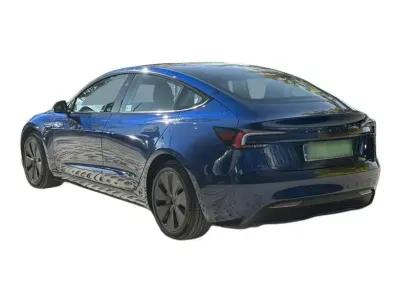 NIEBIESKI SEDAN TESLA MODEL 3 z 2023 r., ELEKTRYCZNY, skrzynia biegów AUTOMATYCZNA 283KM, zdjęcie 4 z 18