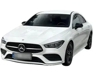 BIAŁY SEDAN MERCEDES CLASE CLA z 2022 r., BENZYNA, skrzynia biegów AUTOMATYCZNA 163KM, zdjęcie główne