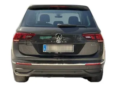 SZARY SUV VOLKSWAGEN TIGUAN z 2022 r., DIESEL, skrzynia biegów AUTOMATYCZNA 150KM, zdjęcie 4 z 19