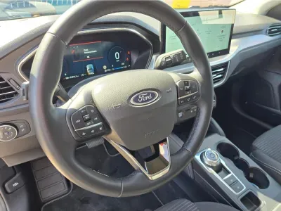 NIEBIESKI KOMBI FORD FOCUS TURNIER z 2024 r., DIESEL, skrzynia biegów AUTOMATYCZNA 115KM, zdjęcie 11 z 19