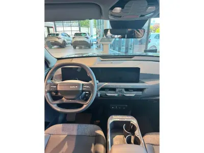 SZARY SUV KIA EV5 z 2025 r., ELEKTRYCZNY, skrzynia biegów AUTOMATYCZNA 217KM, zdjęcie 2 z 5