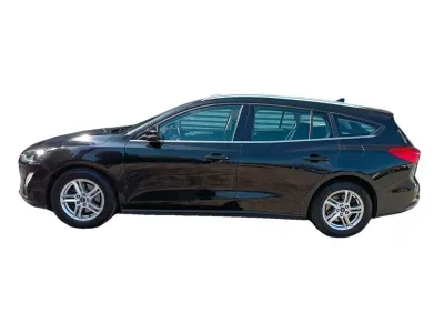 CZARNY KOMBI FORD FOCUS TURNIER z 2021 r., DIESEL, skrzynia biegów MANUALNA 120KM, zdjęcie 8 z 15