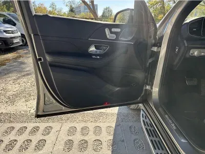 SREBRNY SUV MERCEDES CLASE GLE z 2022 r., DIESEL, skrzynia biegów AUTOMATYCZNA 292KM, zdjęcie 4 z 17