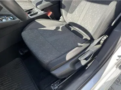 SREBRNY HATCHBACK SKODA OCTAVIA z 2023 r., BENZYNA, skrzynia biegów AUTOMATYCZNA 190KM, zdjęcie 17 z 19