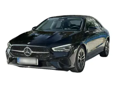 CZARNY SEDAN MERCEDES CLASE CLA z 2023 r., BENZYNA, skrzynia biegów AUTOMATYCZNA 136KM, zdjęcie 8 z 18