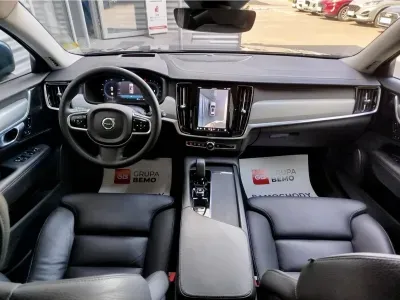NIEBIESKI KOMBI VOLVO V90 CROSS COUNTRY z 2023 r., HYBRYDA/DIESEL, skrzynia biegów AUTOMATYCZNA 300KM, zdjęcie 10 z 19